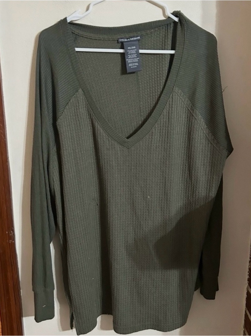 Chelsea & Theodore Size XXL Olive Green Waffle Knit V-Neck Shirt
